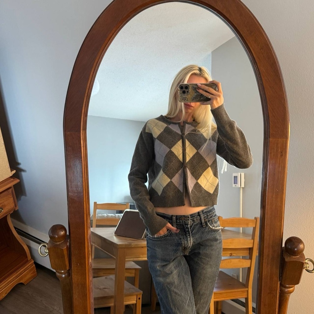 Have Argyle Knit Sweater in Gray and Cream - Picture 4 of 11